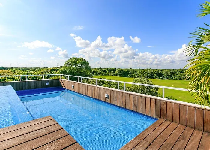 Golfers\' Paradise At Nick Price Residences!