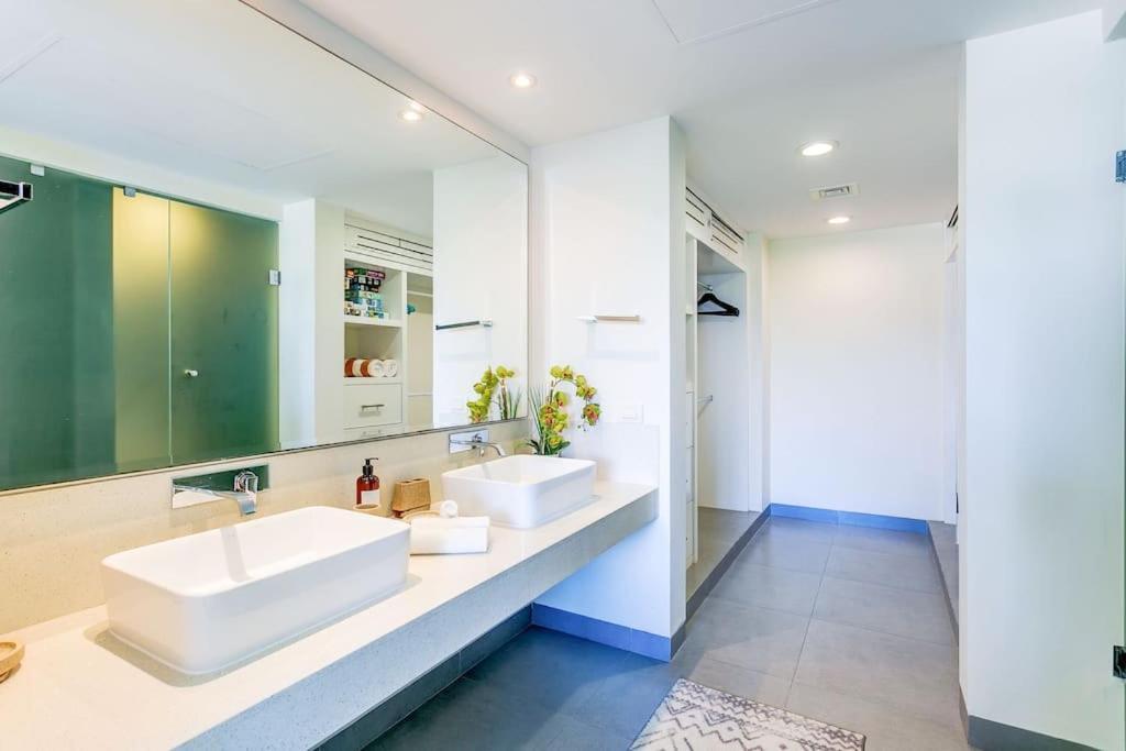 Golfers' Paradise At Nick Price Residences! *