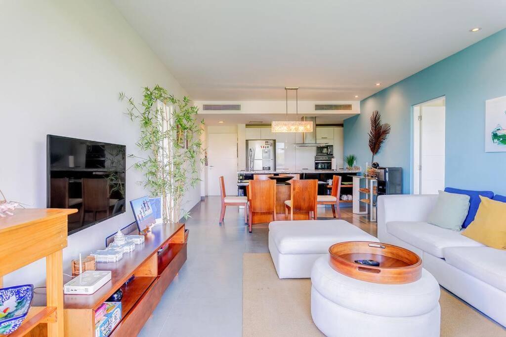 Golfers' Paradise At Nick Price Residences! *